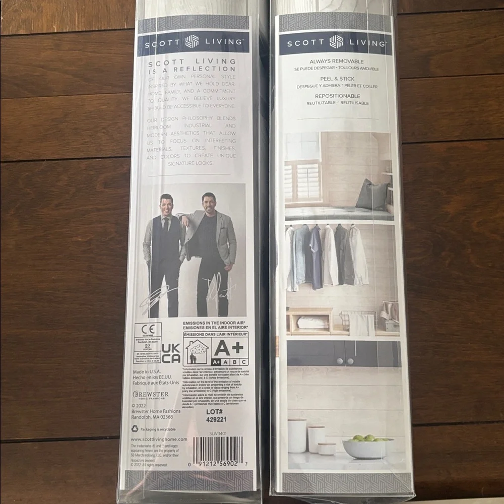 Scott Living Urban Shiplap White Wallpaper